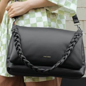 Large bubbly shoulder bag